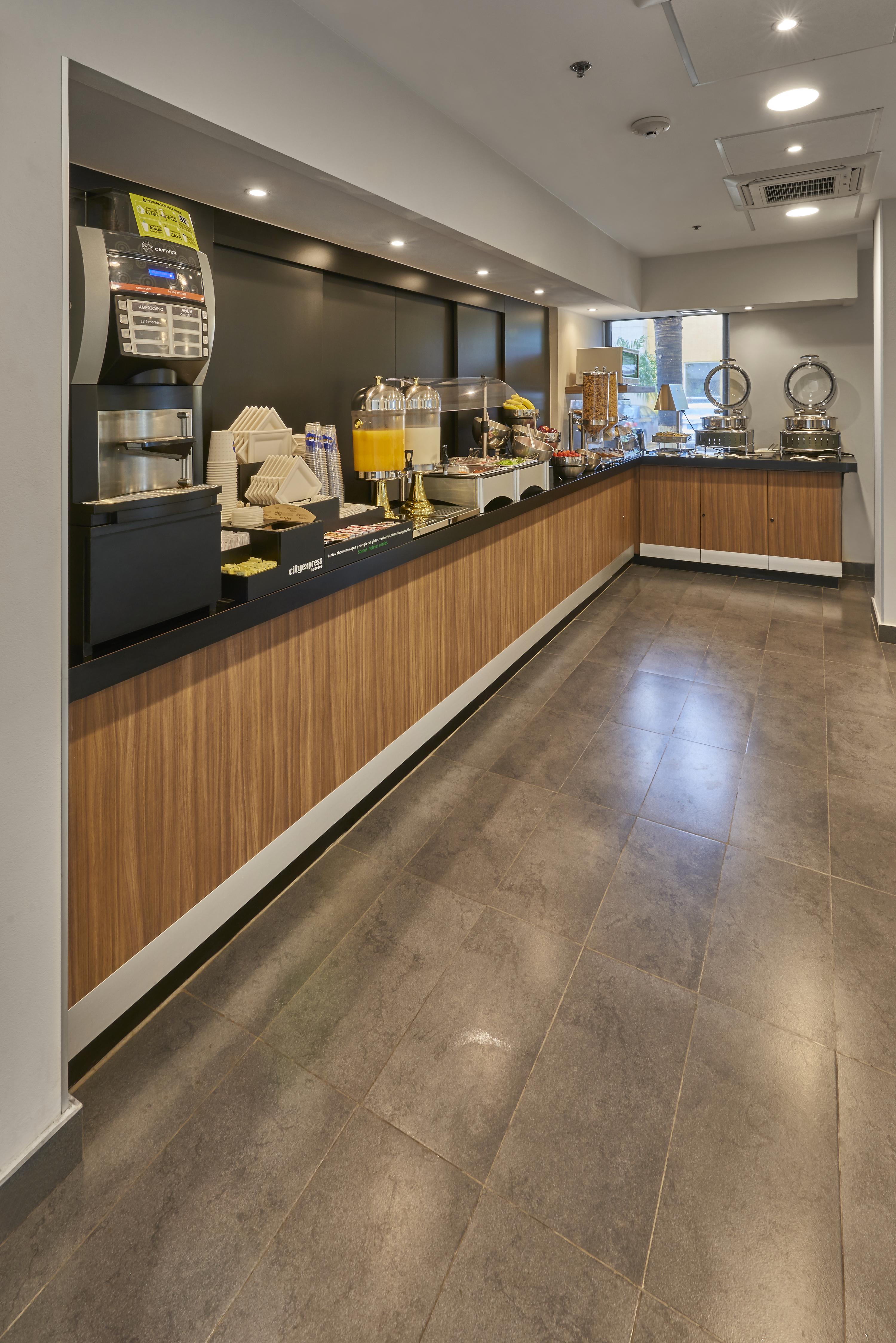 City Express By Marriott Irapuato Exterior photo