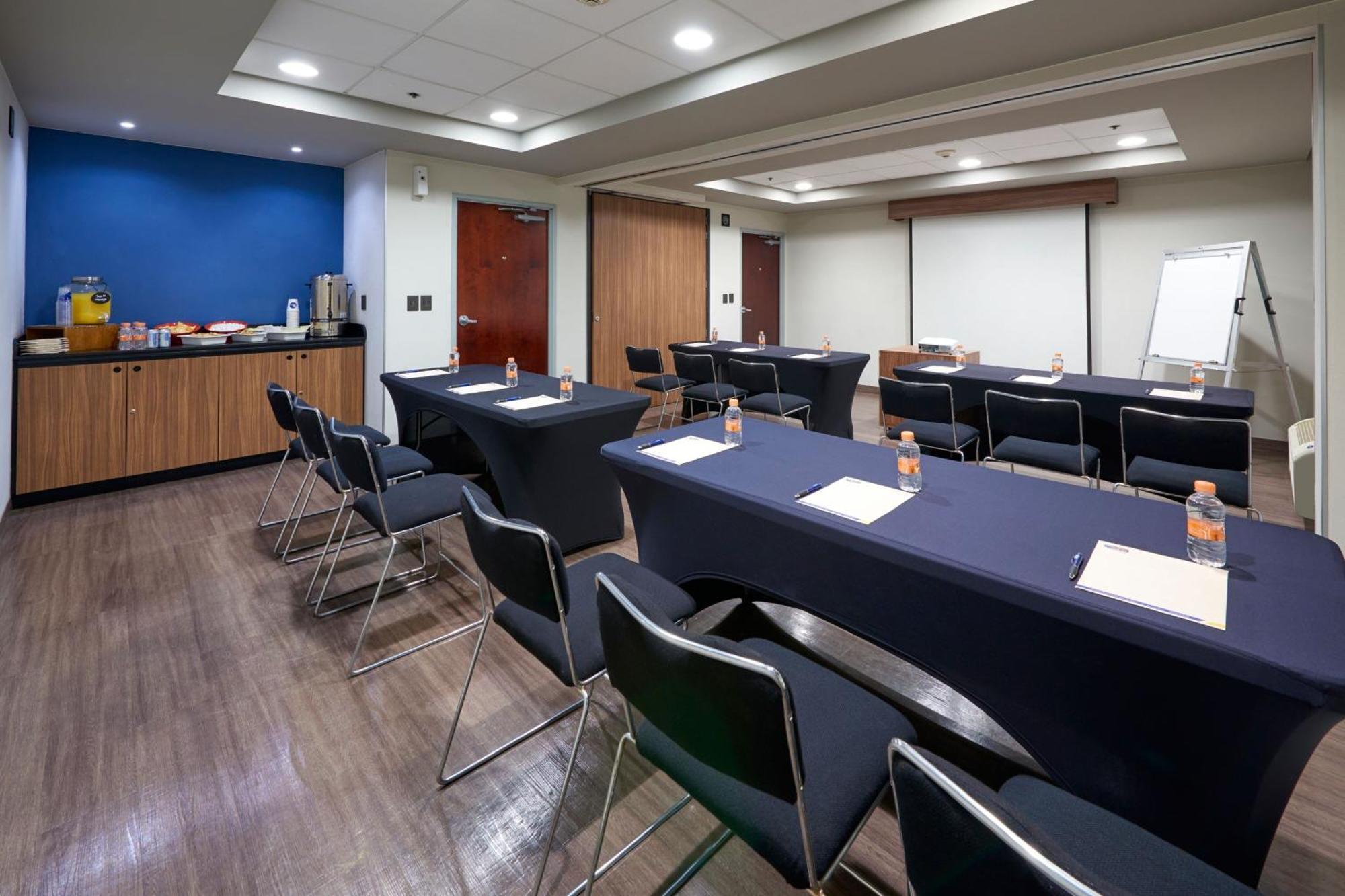 City Express By Marriott Irapuato Exterior photo