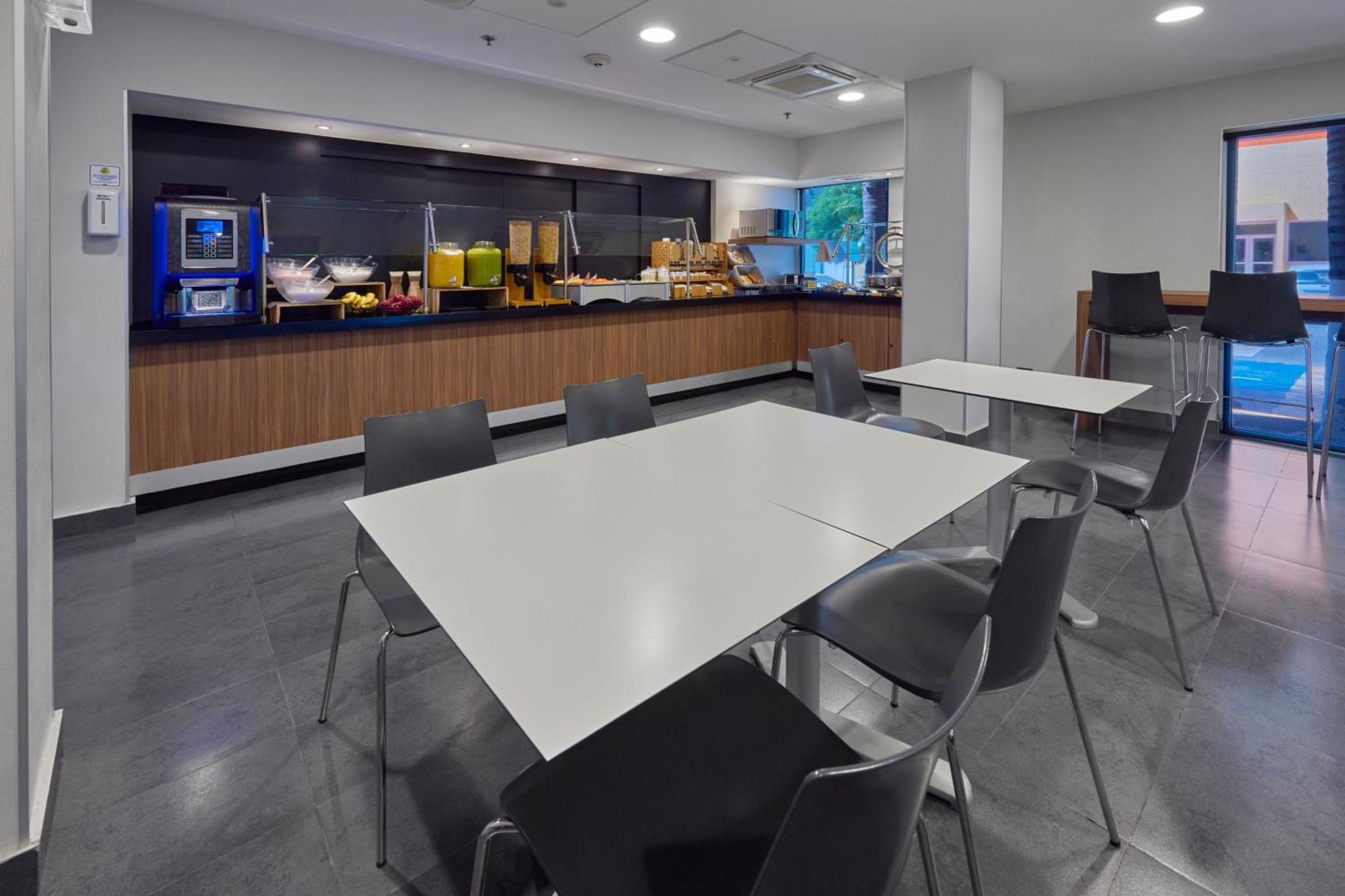 City Express By Marriott Irapuato Exterior photo