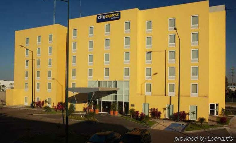 City Express By Marriott Irapuato Hotel Exterior photo